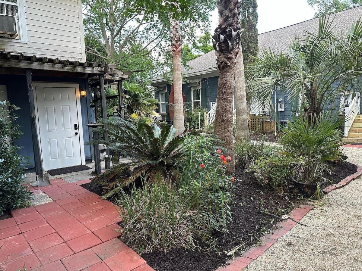 Bare Feet Bungalow -Close To Beach & Dog Friendly Gulfport Kültér fotó